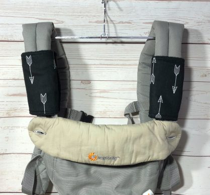 Black with white arrows Ergo 360 teething pads - Image 2