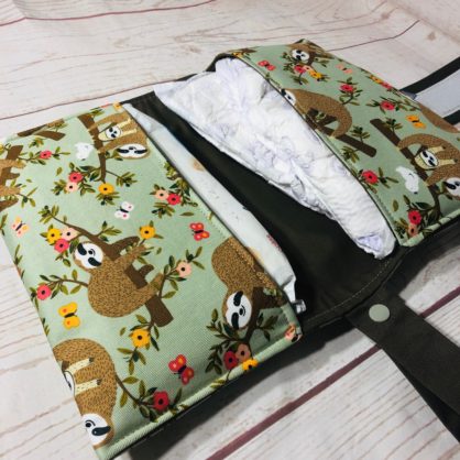 Green sloth Nappy wallet and change mat set - Image 2